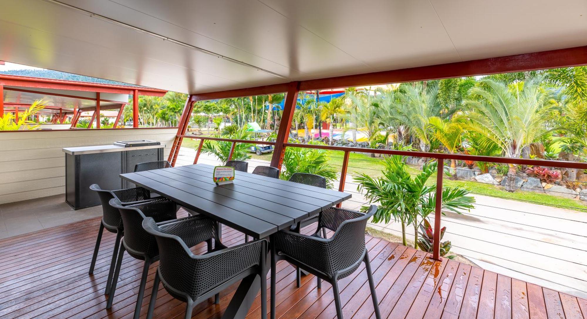 Big4 Adventure Whitsunday Resort Airlie Beach Exterior foto